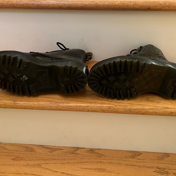 Sinclair leopard embossed black patent platform doc martens NWOT/B - Picture 6 of 7